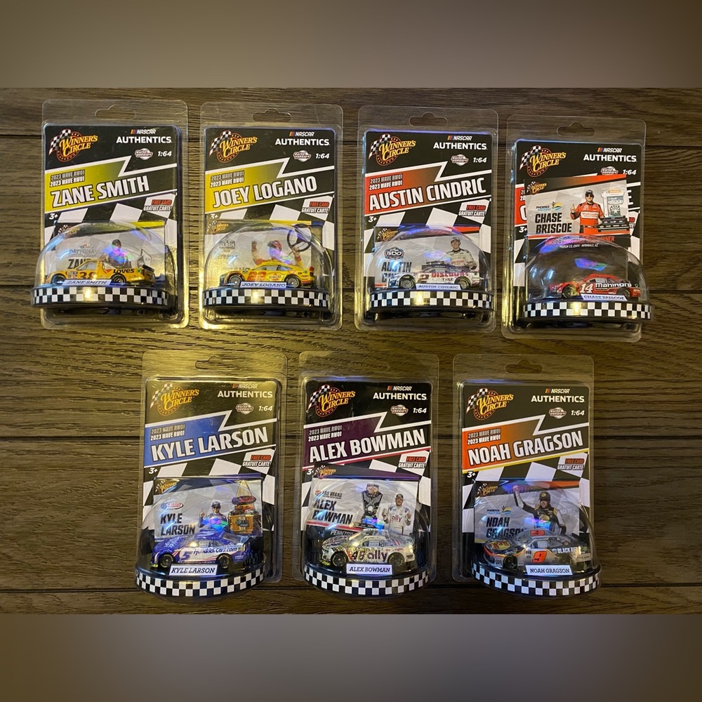 Winners Circle nascar authentics Raced version 1:64 (7 cars)